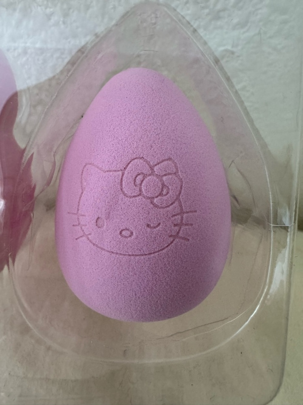 Hello Kitty Pink Silicone Case and Beauty Sponge Duo - Picture 3 of 8